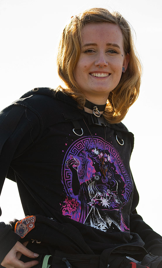 photo of Jennifer Märtens in casual clothing, smiling at the camera